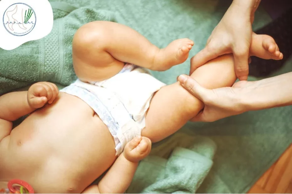 Massage shantala de la jambe du bébé